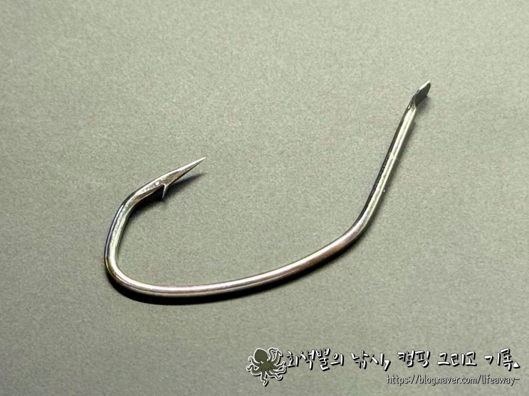  비 오는 밤, 외수질 낚시 바늘 묶기.
