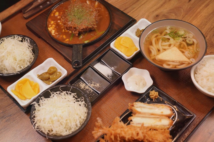 가족과 함께 즐기는 편안한 분위기의 부천시청역돈까스, 쿠마키친 부천시청점