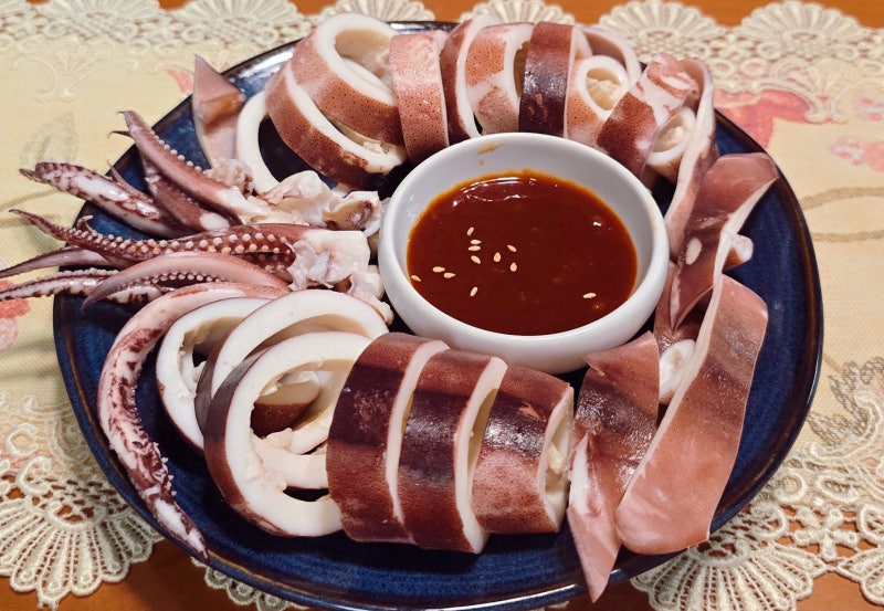 데치기만 하면 끝 생물 오징어숙회 오징어 비린내 없이 삶는 법
