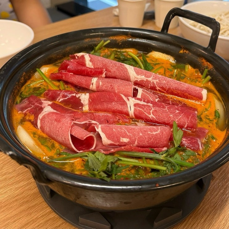 상암동 맛집 점심메뉴 추천 등촌샤브칼국수 상암점 후기