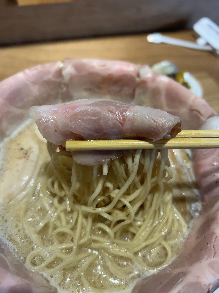  줄서서 먹는 대구 반월당역 라멘 맛집 <멘지 대구동성로점>(차슈가득토리파이탄, 땡초토리파이탄)