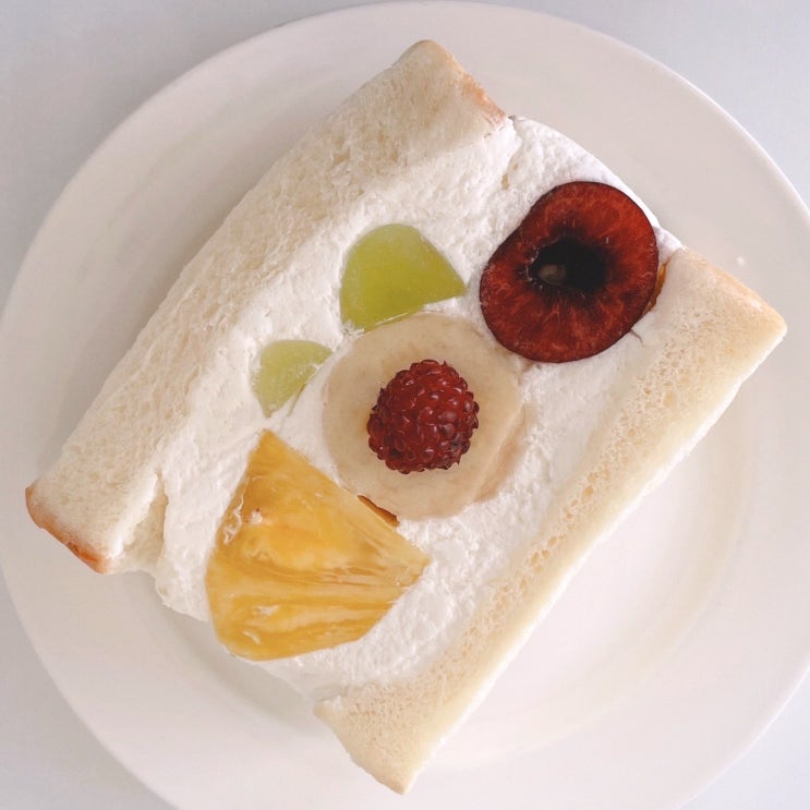  서울대입구역 애견동반가능 비엔드 카페 산도맛집 새하얀 감성 공간에서 힐링