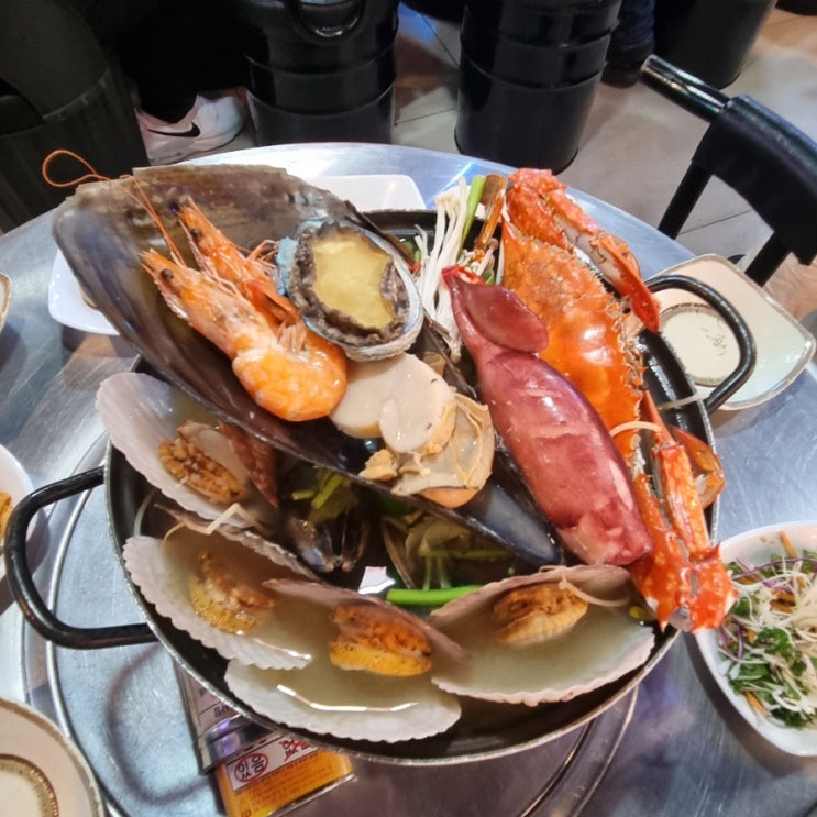  명동 조개구이 찾는다면? 을지로입구역 맛집 조개와 스페셜전골 후기