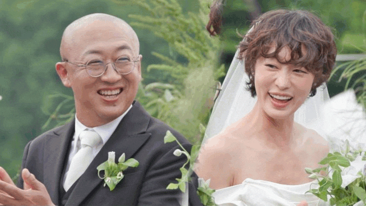 우여곡절 끝에 맺은 백년가약…초호화 크루즈 <b>결혼</b>식 공개