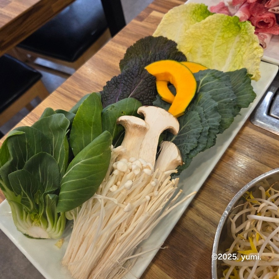 Myeongdongkalguksusyabeusyabeu Sinseoldongjeom photo 1