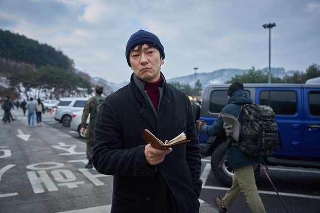  “손석구, ‘재충전’ 선언? 배우계의 ‘충전지’가 잠깐 멈춘 이유가 궁금하다!”