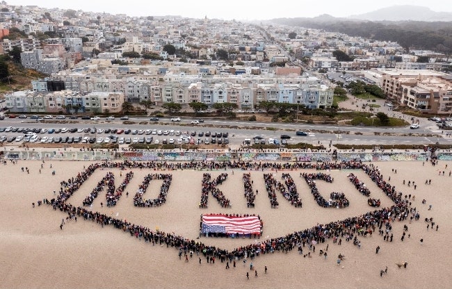 미국 전역 <b>시위</b>, 트럼프... in USA" 2000여곳 <b>반트럼프</b> 행렬