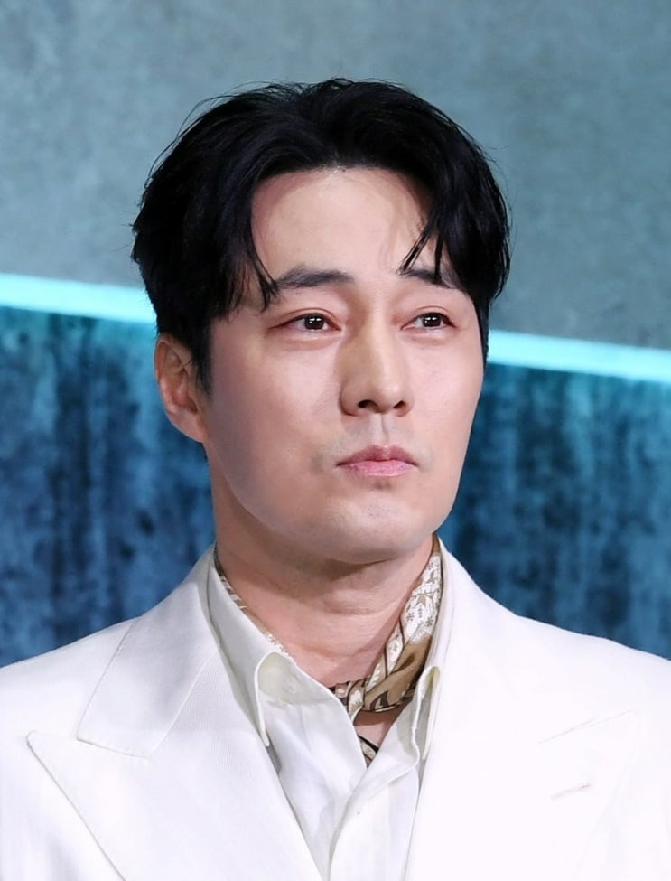  소지섭 사주풀이 - 연예인 사주의 표본 그러므로 날아오는 감정선..