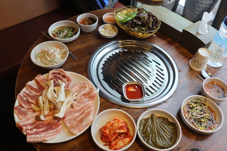  영등포시장역 맛집 두툼한숯불생고기, 두툼한돼지한마리 4가지 부위 완벽