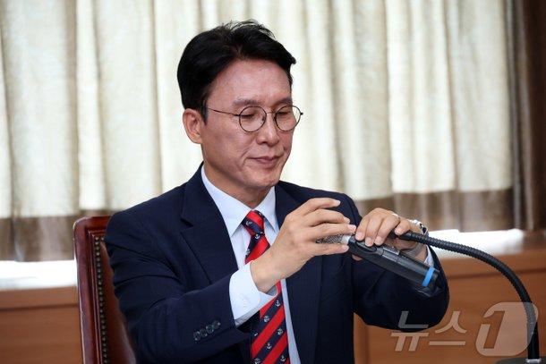 [긴급] <b>김민석</b> 국무총리 후보, '<b>정치자금</b> 의혹' 정면 돌파 선언!... 
