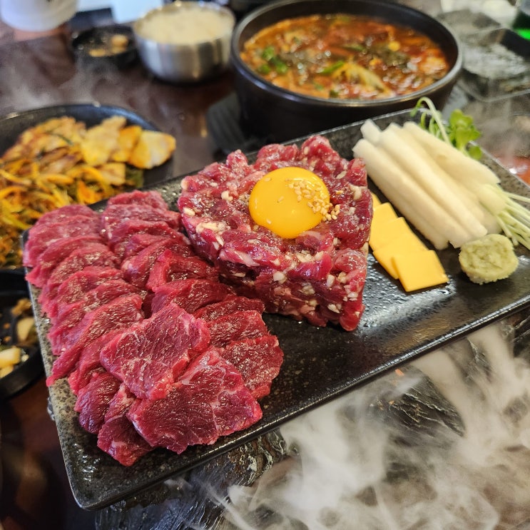  상봉 24시 국밥 맛집 다양한 소고기 즐길 수 있는 '이건희국밥'