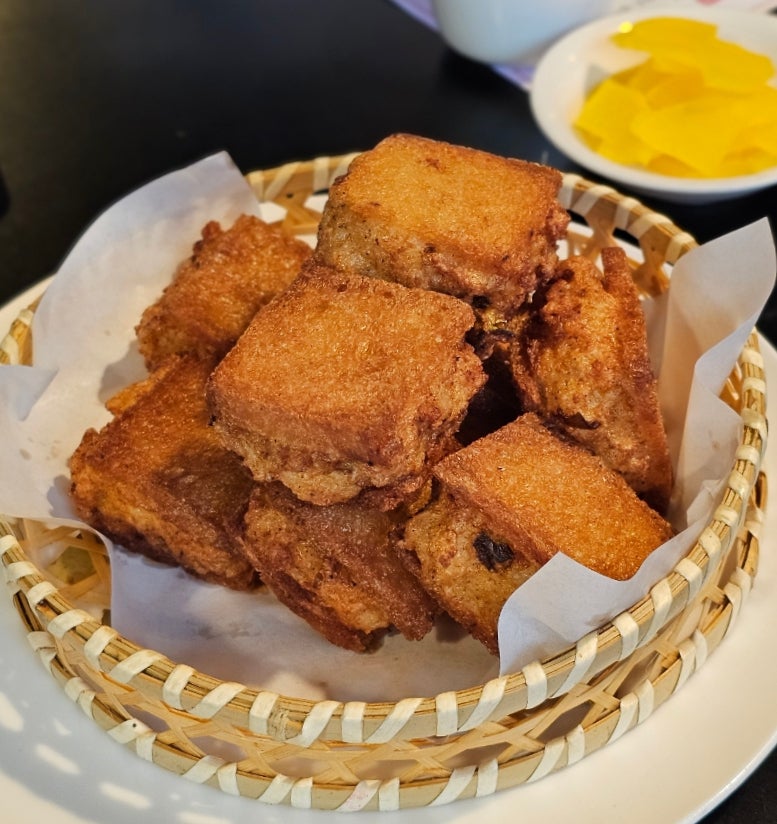 홍대 중식당 진진에서 와인 콜키지