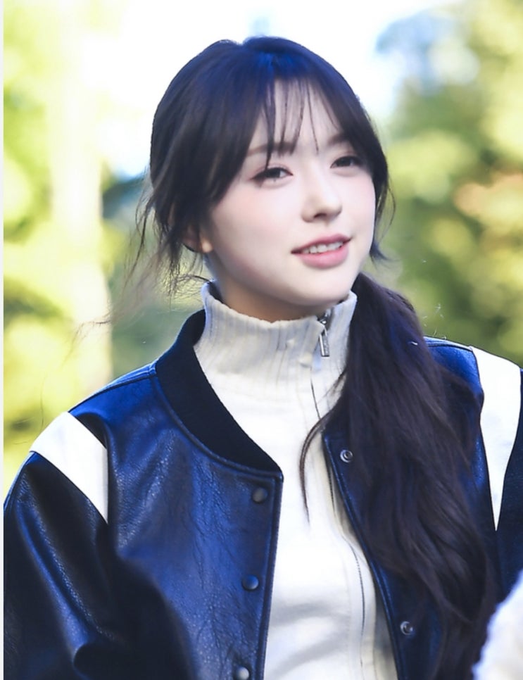 Cupid로 빌보드까지 <b>피프티피프티</b> 비쥬얼 센터 ‘<b>문샤넬</b>’... 
