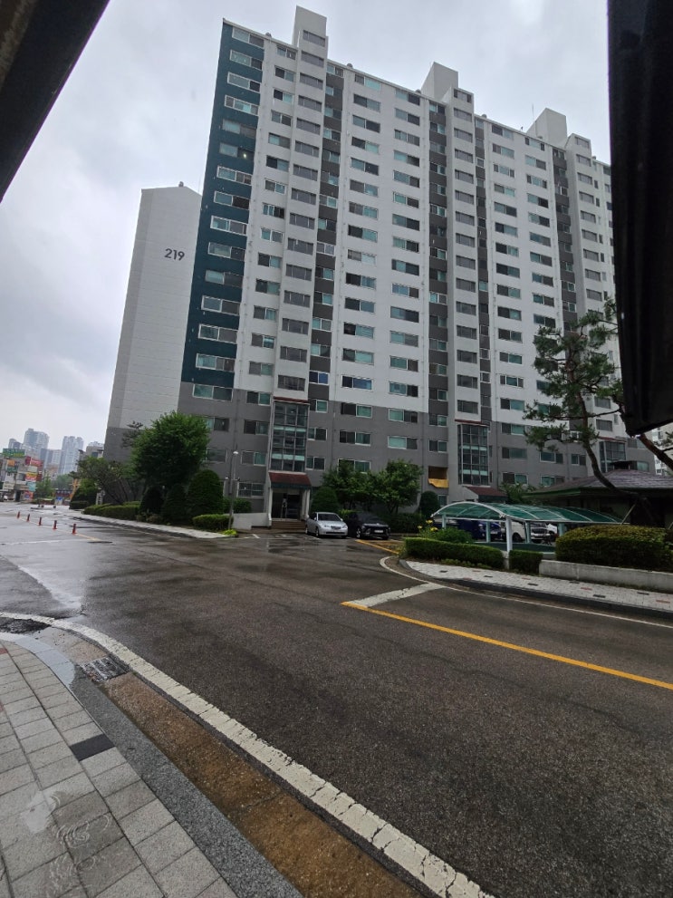  수원시 영통구 원천동(중부대로) 원천레이크파크 아파트 213동 한샘욕실 욕실장판 교체 공사 입니다.