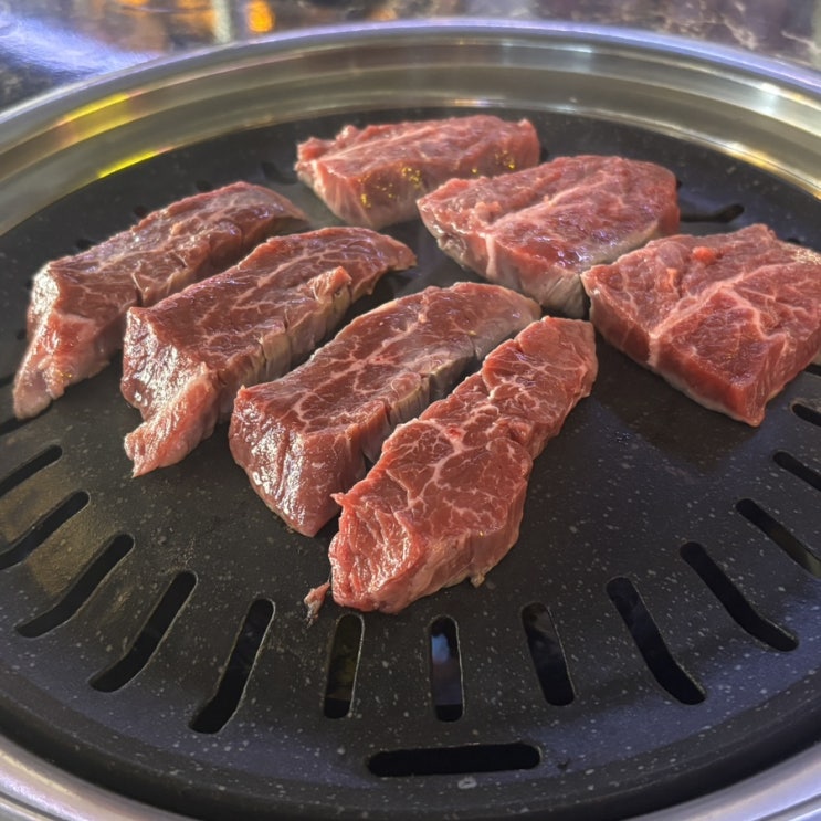  장한평역 맛집 / 24시 운영하는 최상급 소고기 와 돼지고기 무한리필 전문점 [ 회식의 달인 장안동점 ]