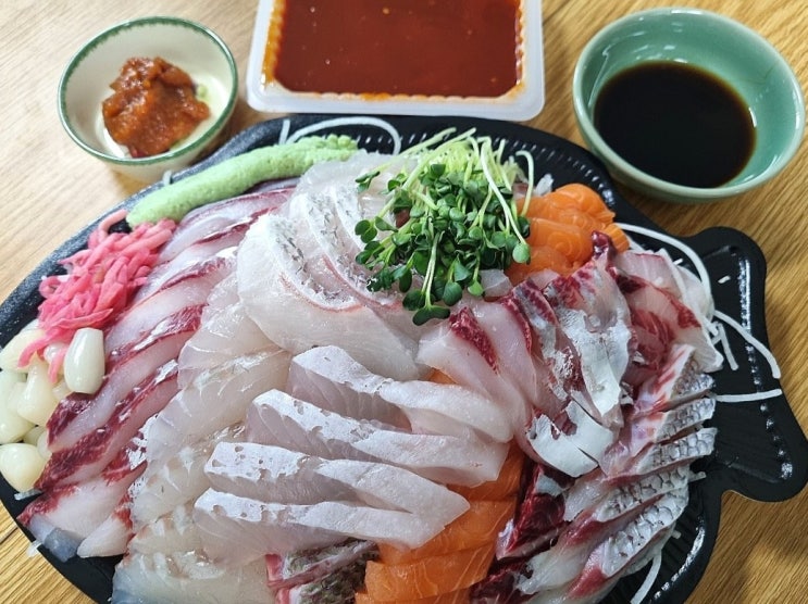  제철회를 먹을 수 있는 노량진수산시장횟집
