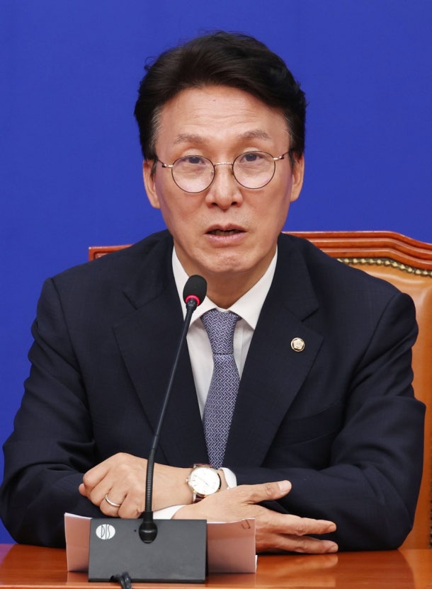 <b>김민석</b> 총리 후보 ‘사적... 주장…과연 <b>정치</b>적 <b>표적</b>? 성실한... 