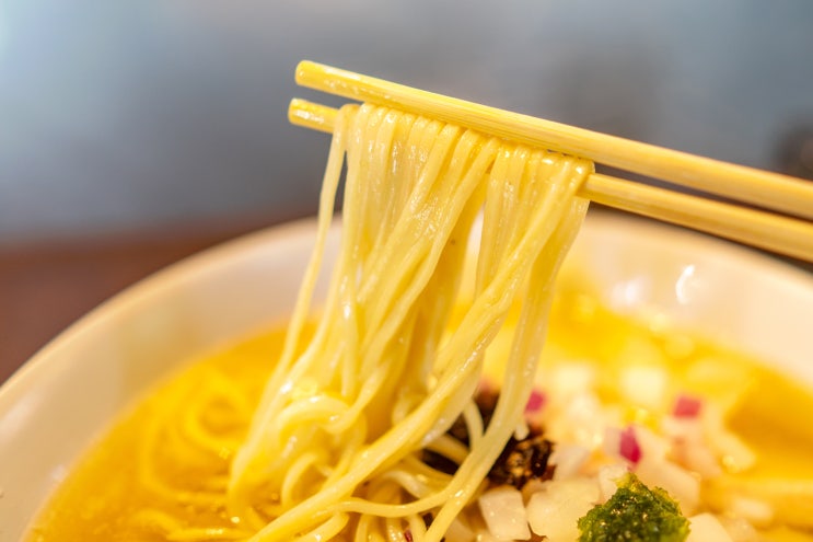  오키나와 나하 맛집: 시원 라멘, 로컬한 식당 라멘 우즈마키 by 석영작가