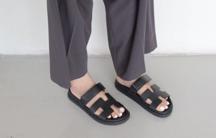 에르메스 시프레 샌들 블랙, 2년째 신어보니?( 코디, 사이즈팁, 주름, 밑창 후기)
