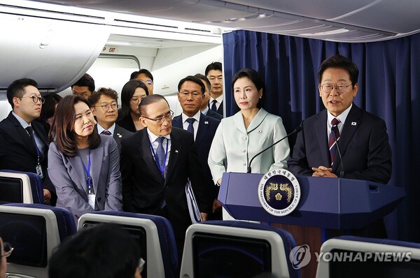 트럼프 조기 귀국에 <b>한미 정상회담</b> 무산