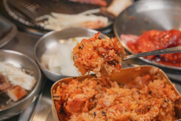 신사동뽈살에서 양념갈비와 포삼겹을 만나다