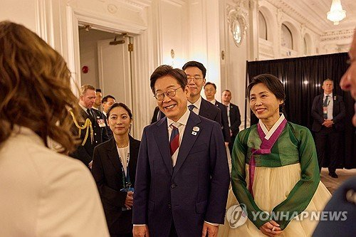 [속보] 이재명 <b>대통령</b>, <b>G7</b> 정상회의 <b>리셉션</b> 참석! 캐나다 앨버타... 