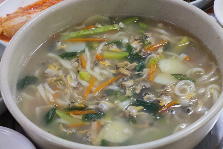  대부도 여행 중 빼놓을 수 없는 해안수산 바지락마을손칼국수 2호점