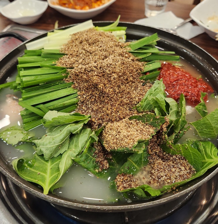  중랑구흑염소 가족모임하기 좋은 '오덕진흑염소와오리'
