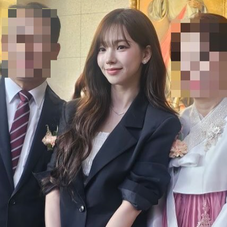  카리나 5000만 원 하객룩! 이 정도면 민폐 아니야?