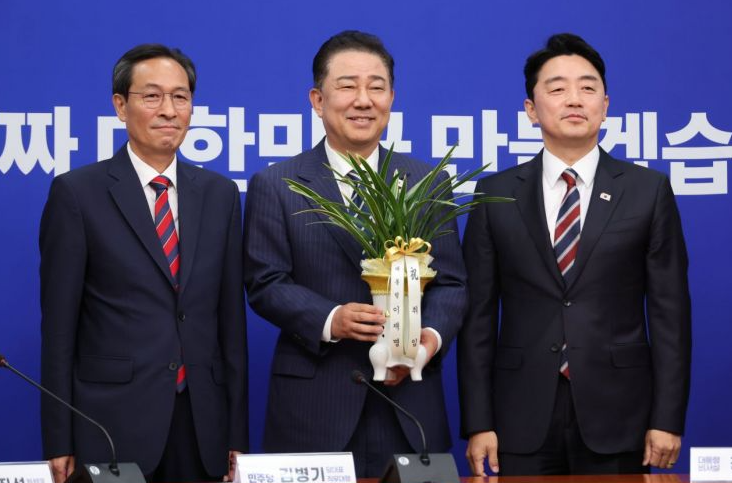 [속보] <b>이재명 대통령</b>, 여야 원내대표 <b>오찬</b> 초청  요약 정리