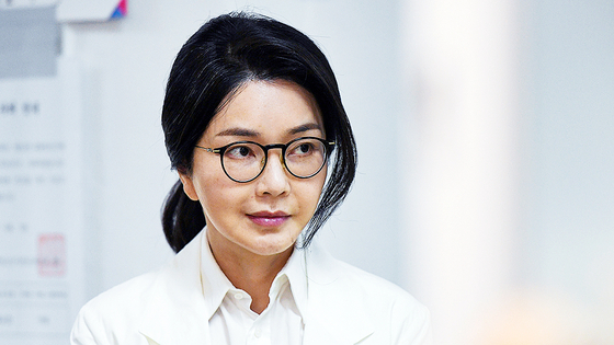 <b>김건희 특검</b> 앞두고 '병원행', 윤석열 전 <b>대통령</b> 경찰 조사도... 