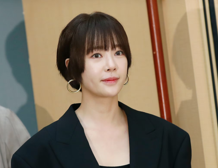 <b>황정음</b> 횡령 사건, <b>43억</b> 전액 <b>변제 완료</b>로 마무리: 재산 처분과... 