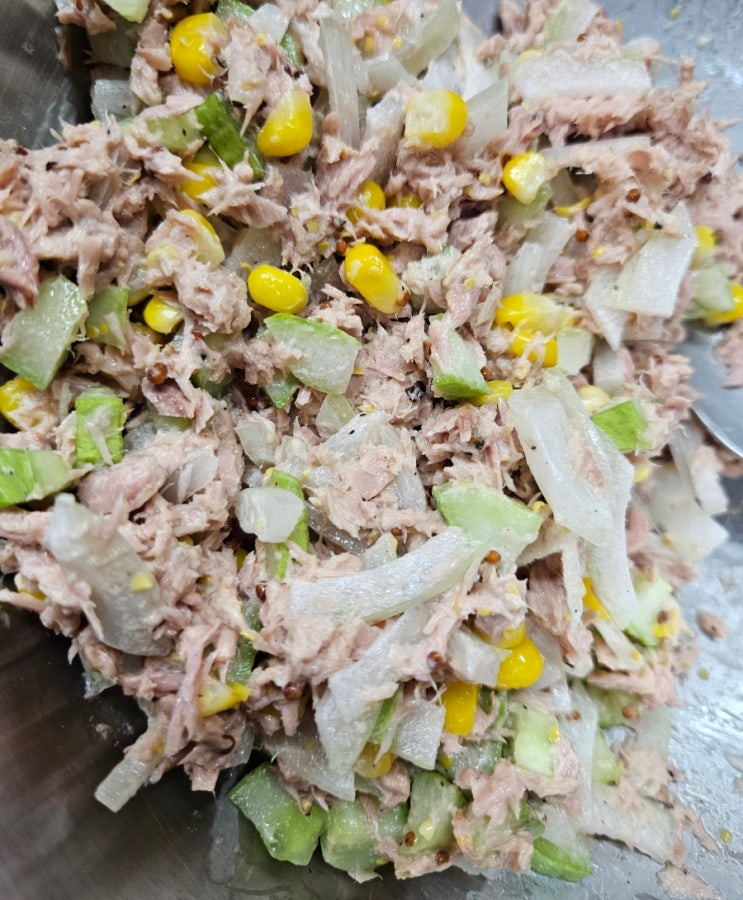 집밥기록 초당옥수수를 넣은 참치오이샐러드 컬리템광고