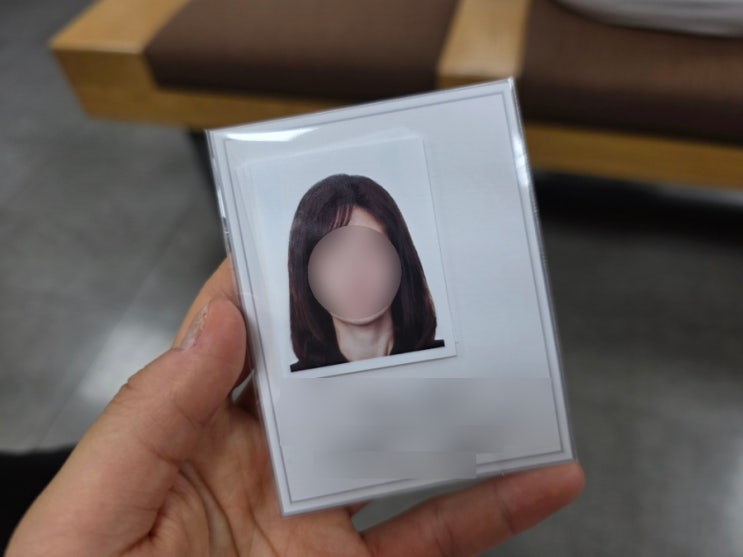  여권사진 옷 추천 흰옷 말고 잘 나오는 색깔 옷 스타일 정리