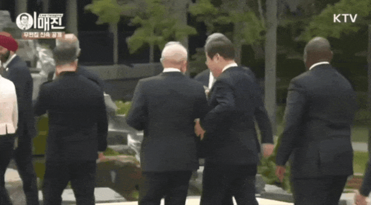 [G7 정상회의] 첫 정상회의에서 각국 정상들과 우정을 쌓아가는... 