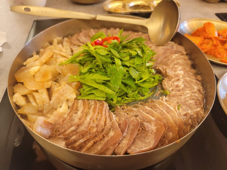  그리운 어머니 손맛 점심특선 된장전골 수육전골 수육무침 맛집, 옥된장 상암점