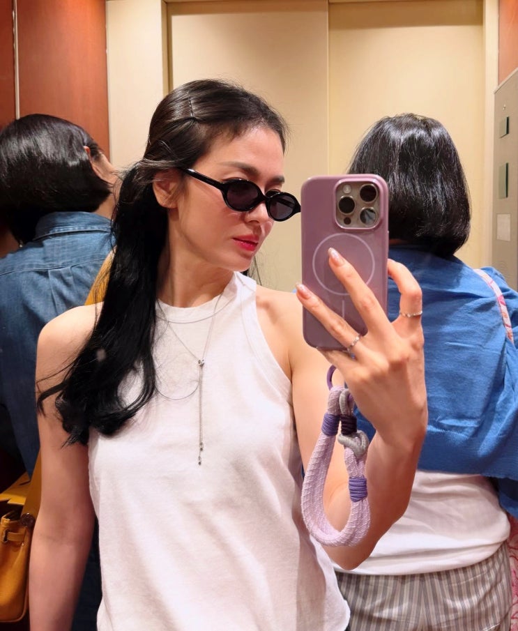 송혜교, 긴 생머리 숏컷 파격 뒤 청순 미모 복귀 넷플릭스 신작 천천히 강렬하게 송혜교, 긴 생머리 숏컷 파격 뒤 청순 미모 복귀 넷플릭스 신작 천천히 강렬하게