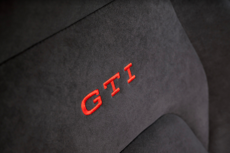 2025 폭스바겐 골프 GTI 페이스리프트, 진화한 핫해치 제원, 가격 포토