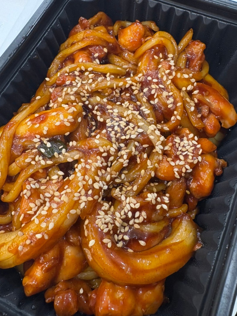 동근이숯불두마리치킨 내돈내산 메뉴 추천 다이어트 치킨 우동 사리 구운 치킨