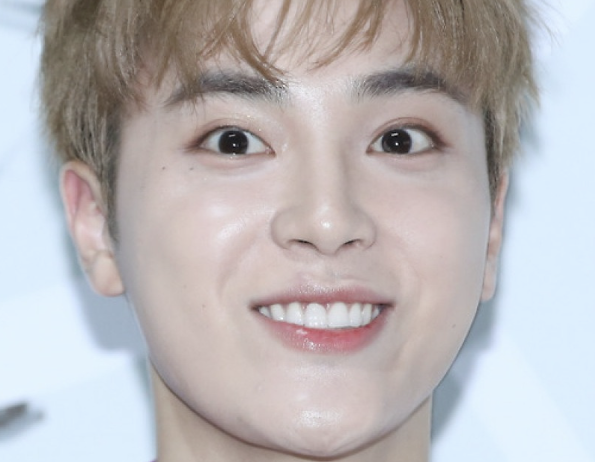 더보이즈 <b>주학년 사생활 논란</b> AV배우 아스카 키라라 술자리!