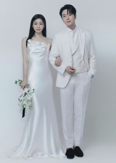 <b>고우림</b><b>김연아</b>, 첫 만남부터 전역까지! 달달한 <b>러브스토리</b>... 