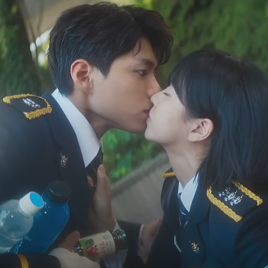 박보검 김소현 드라마 굿보이 키스 화제