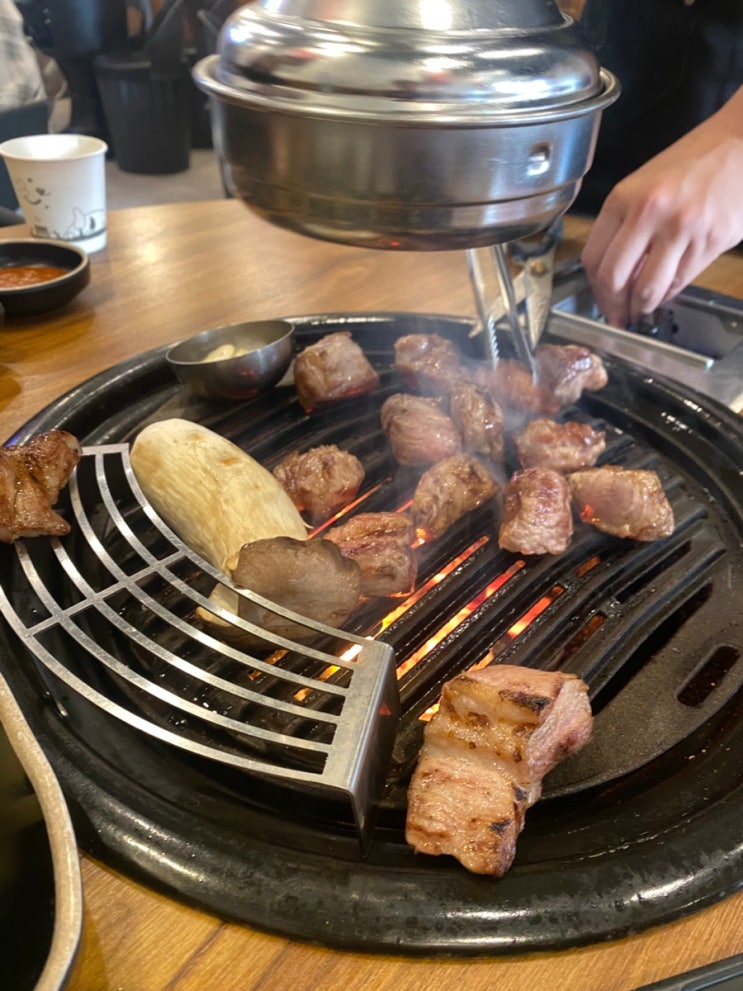 수락산 맛집 돈미화로, 숯불 향 가득한 숙성 돼지고기 전문점