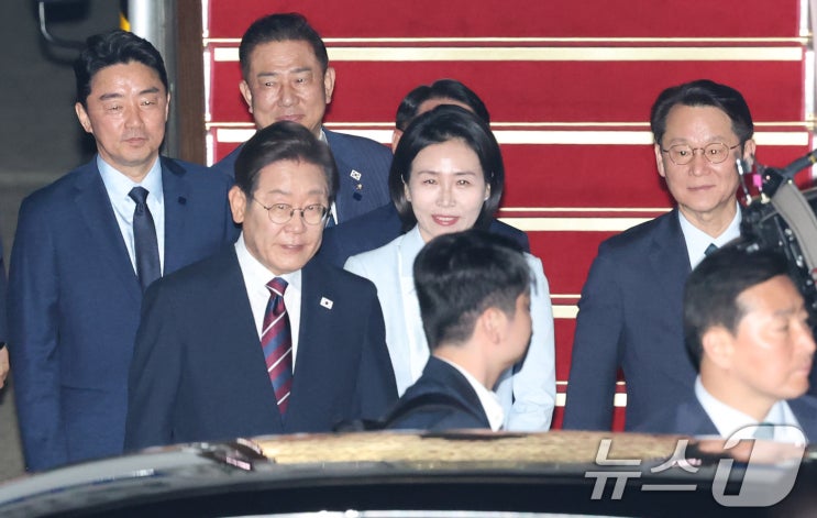 이재명 <b>대통령</b>, G7 <b>귀국 후</b> 첫 행보 '2차 추경' 논의