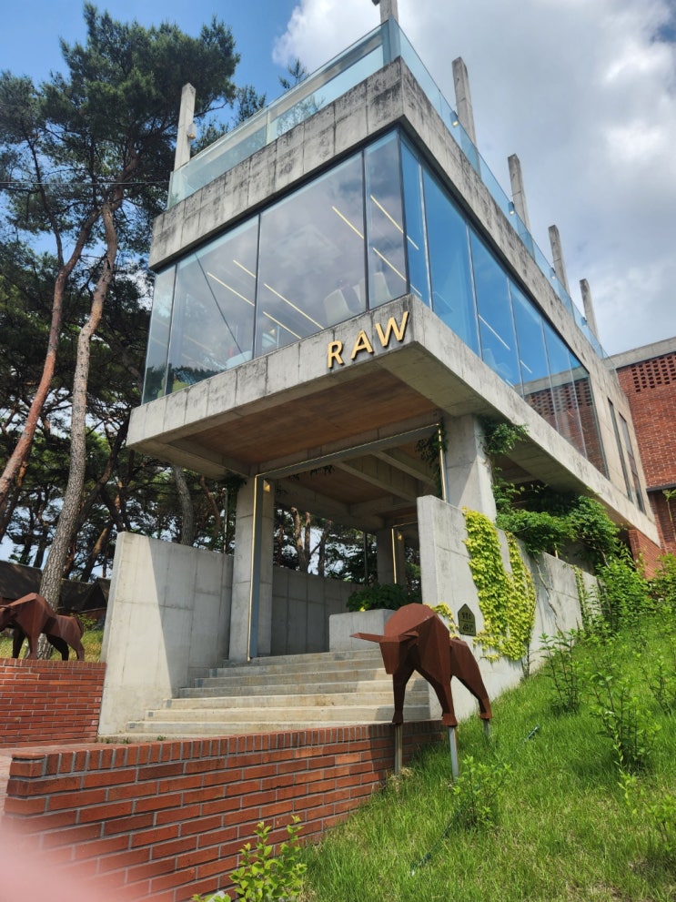  당진 가볼만한 대형카페 수청동 카페로우
