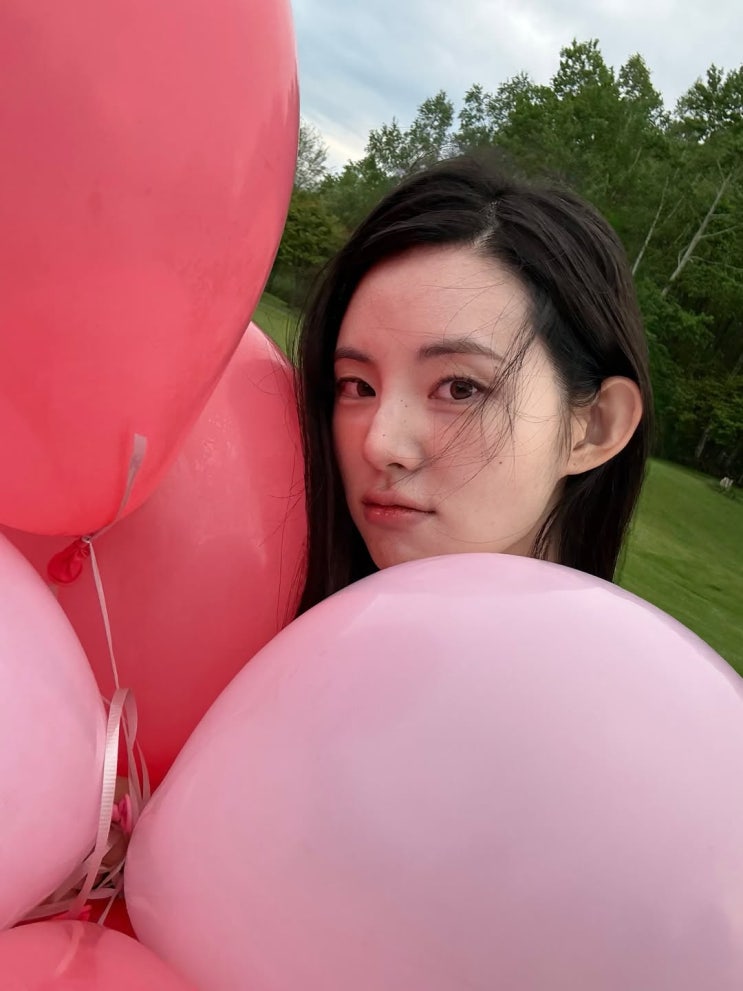 여름 여자 심플룩 코디 그 잡채를 보여준 신시아와 함께한 루에브르 민소매 나시 원피스 셋업 패션