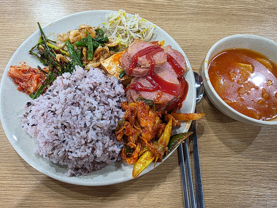 훈이네한식뷔페 사진 6