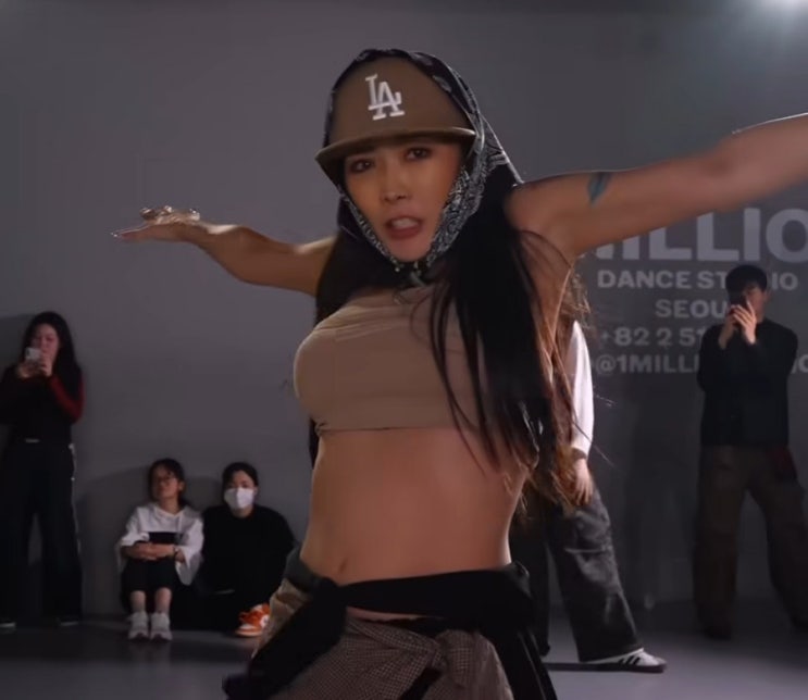 스우파3 ‘<b>범접</b>’ <b>무대</b>를 만든 그녀, <b>허니제이</b>는 누구인가?