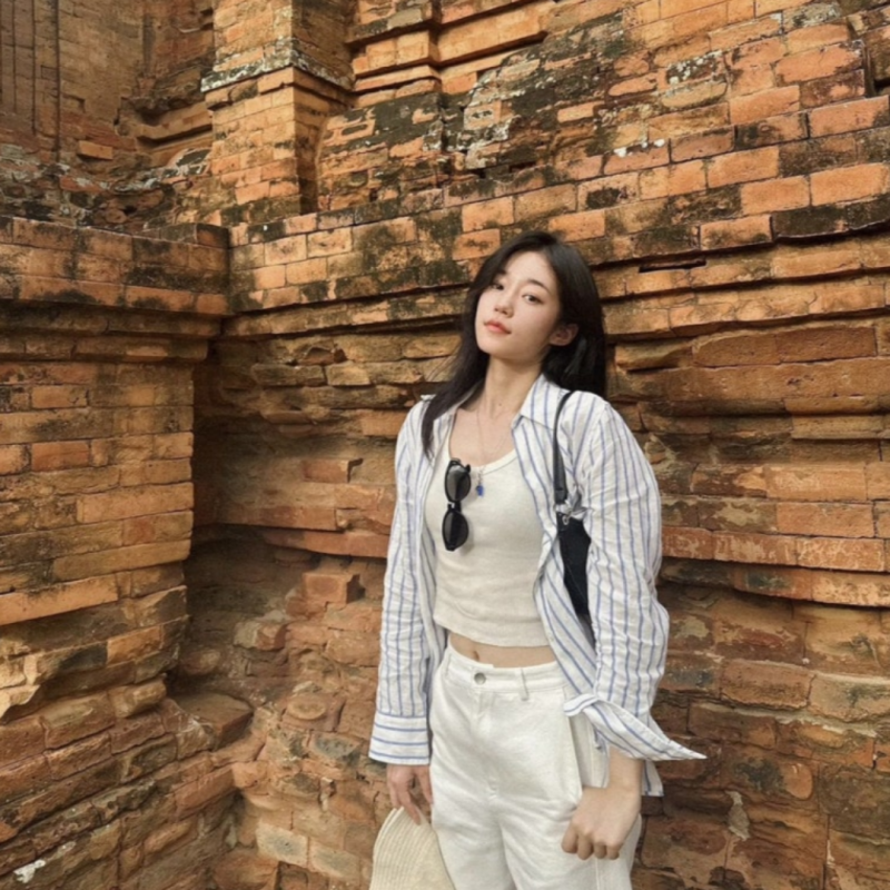 노윤서 사복 정보 여배우의 꾸안꾸 정석! 힙하고 세련된 그녀의 데일리룩