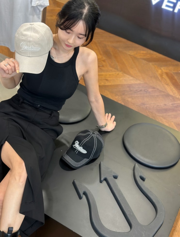 <b>베루툼</b> 10주년 팝업 현장 스케치, 여자볼캡등 신상품 컬렉션